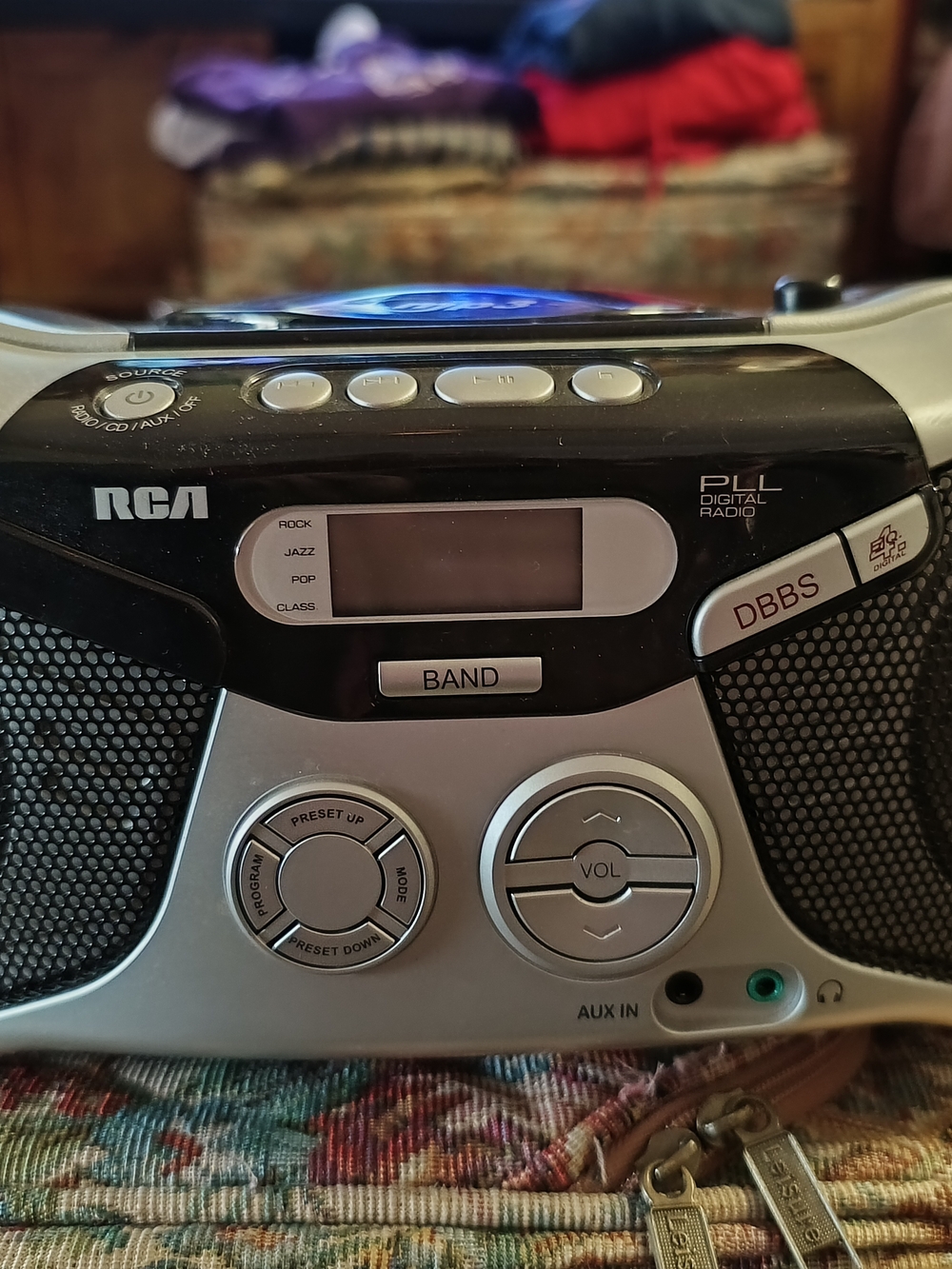 RCA PLL Digital Portable Stereo Radio CD Player with AUX-In